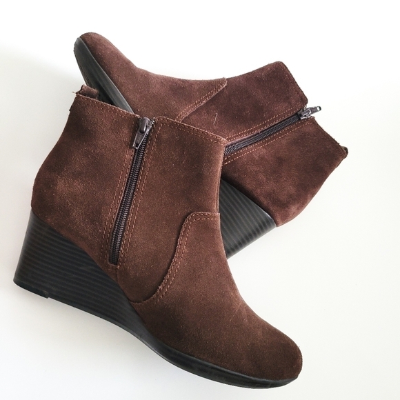 Clarks brown wedged booties - Picture 10 of 14